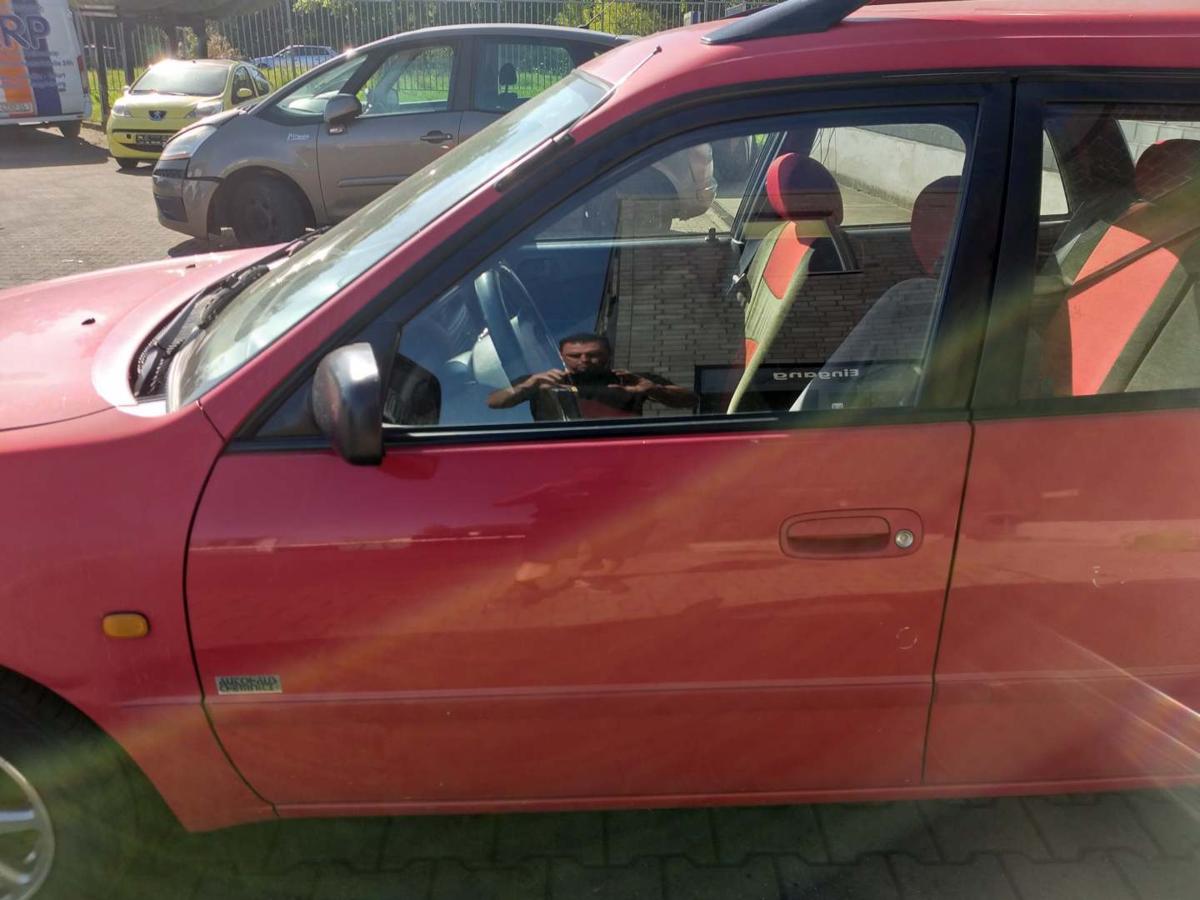 Toyota Corolla E11 original Tür vorn links 5-Türer Bj.2000